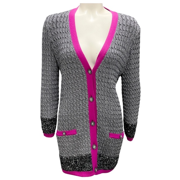 CHANEL GREY / BLACK / PURPLE 2021 SEQUINED METALLIC KNIT CC LOGO BUTTON CARDIGAN - Picture 1 of 6